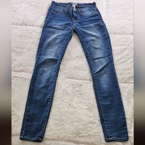 Mudd Blue Skinny Jeans with Stretch Faded Details. Size 0. Excellent Condition.